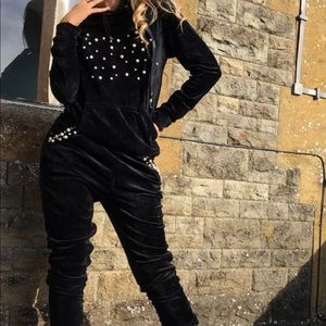 New Soft Pearl Embellished Velvet Lounge Set